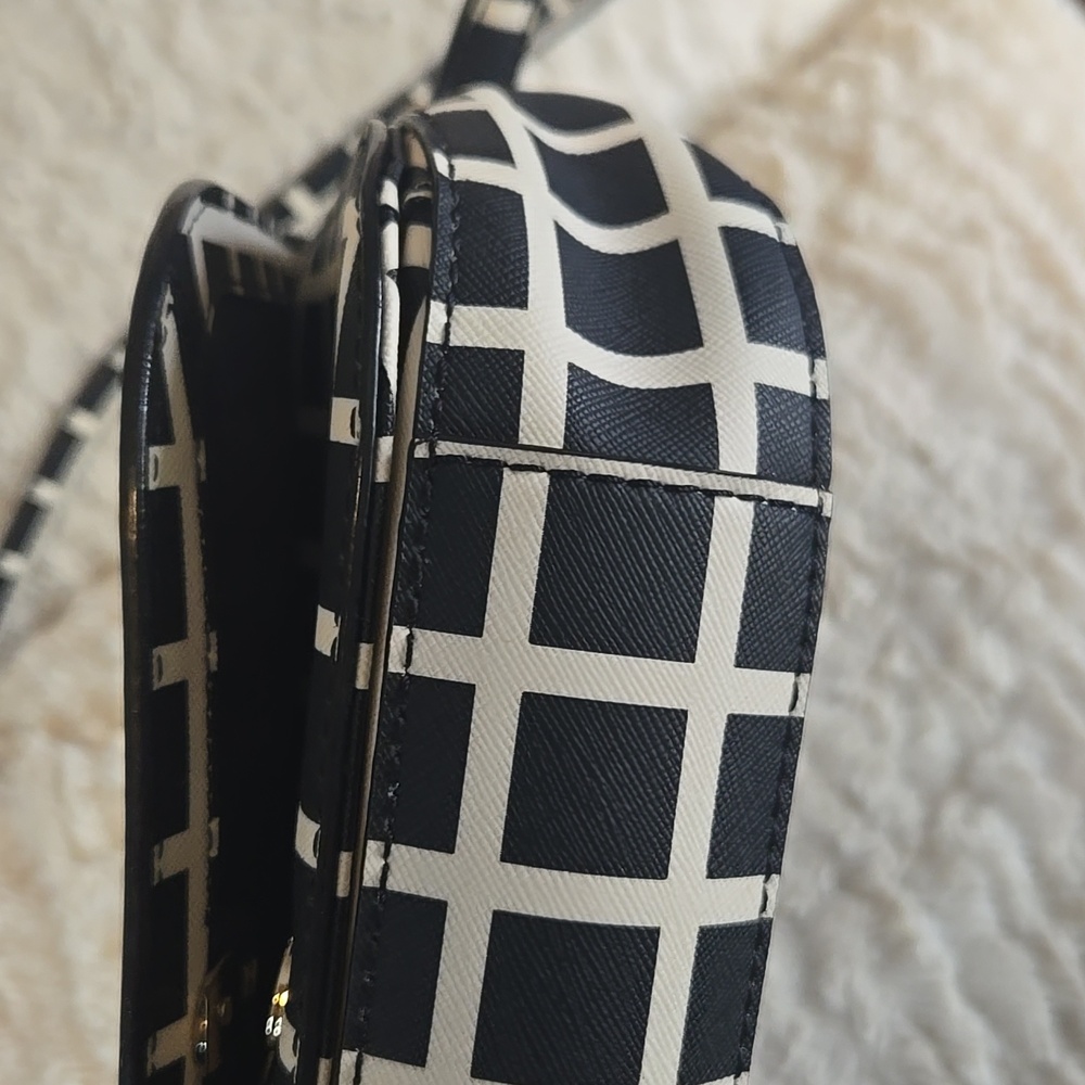 kate spade Black and White Crossbody Bag like new condition - Picture 7 of 8